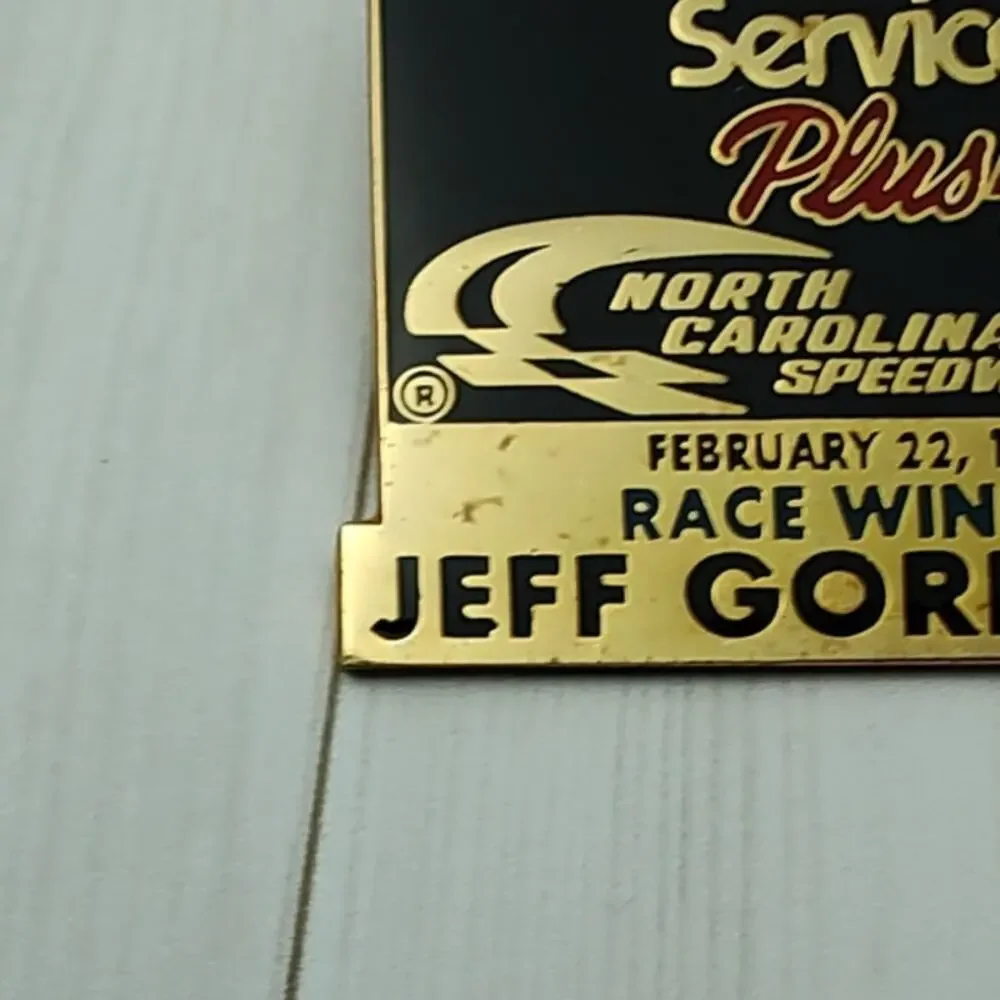 NASCAR GM Goodwrench 400 North Carolina Speedway 1998 Winner Jeff Gordon Pin